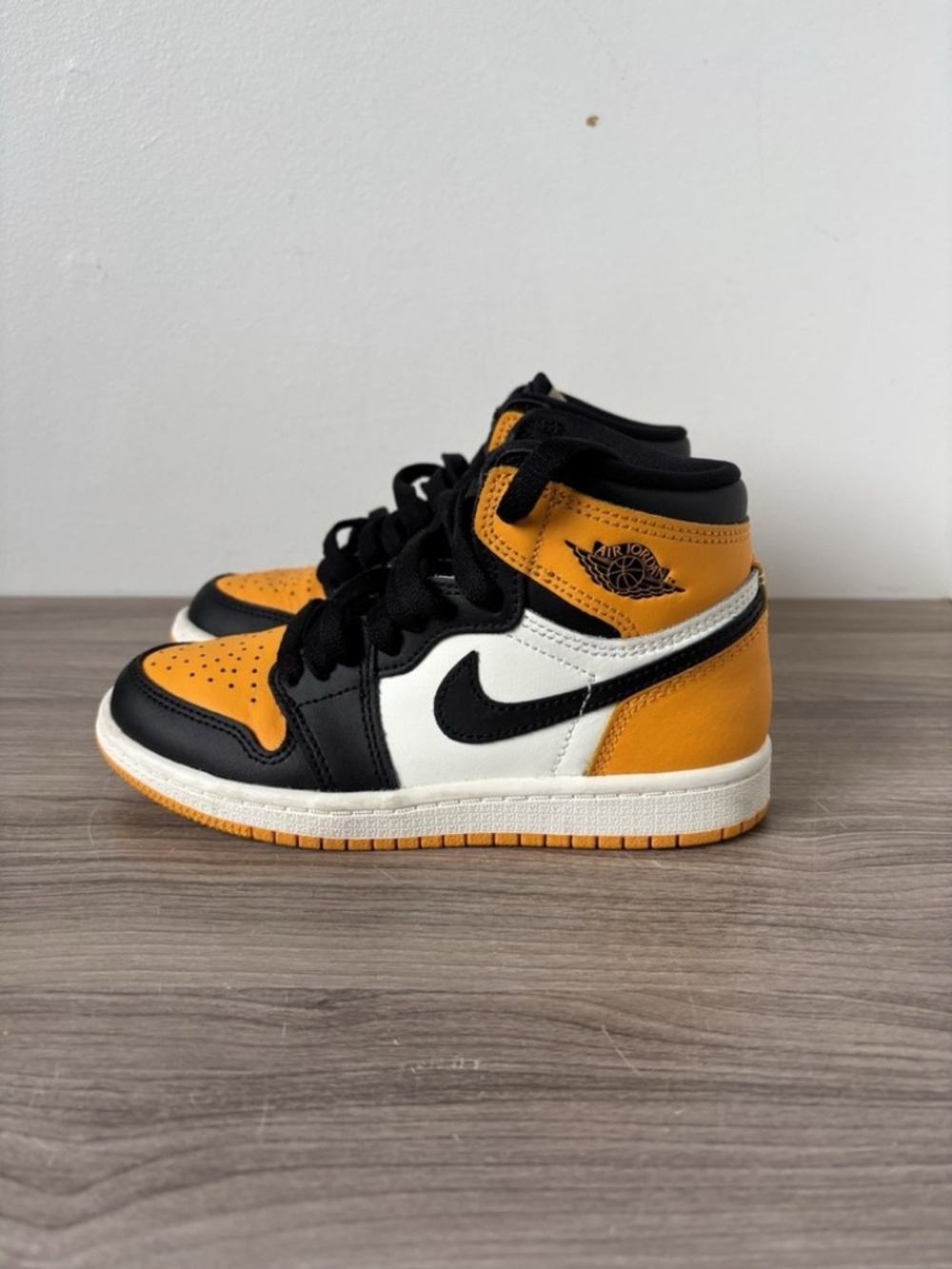 Nike Jordan 1 Retro High OG Kid PS Size 13C Kids Boys Authentic